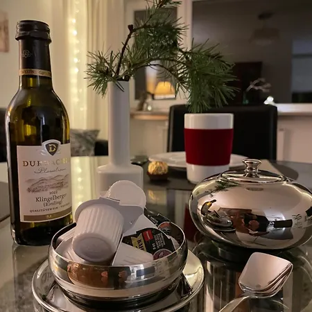 - Zentrumsnah, Eigener Parkplatz Und Grosser Balkon Ins Gruene * Baden-Baden