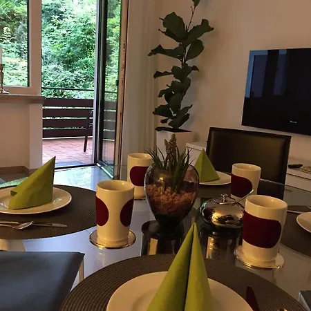 Apartment - Zentrumsnah, Eigener Parkplatz Und Grosser Balkon Ins Gruene *