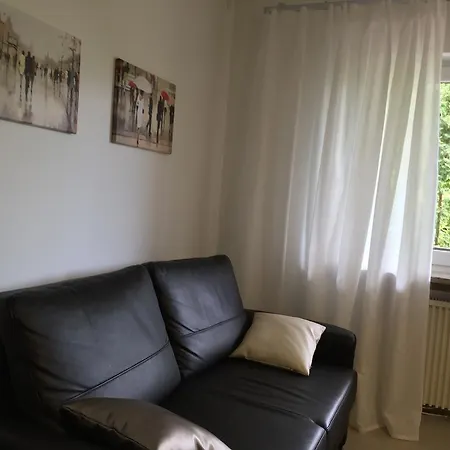 - Zentrumsnah, Eigener Parkplatz Und Grosser Balkon Ins Gruene *
