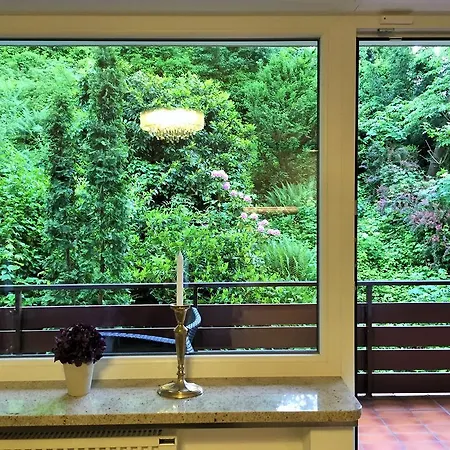 - Zentrumsnah, Eigener Parkplatz Und Grosser Balkon Ins Gruene * Baden-Baden